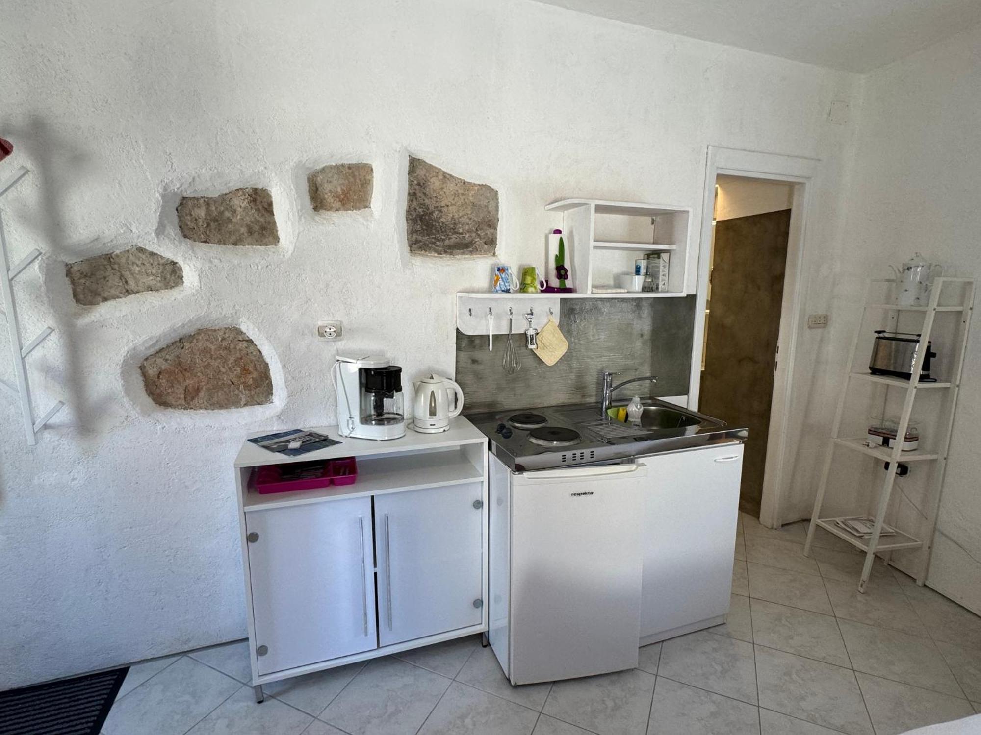 Mediterranes Ferienhaus M. Terrasse Veli Losinj Luaran gambar